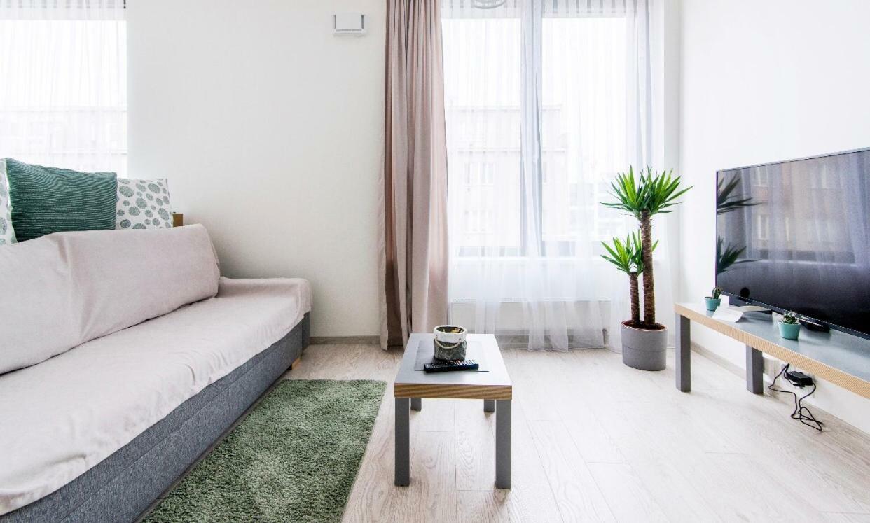 Free Parking In Garage Karolina Plazza, New Cosy Studio With All You Need براغ المظهر الخارجي الصورة