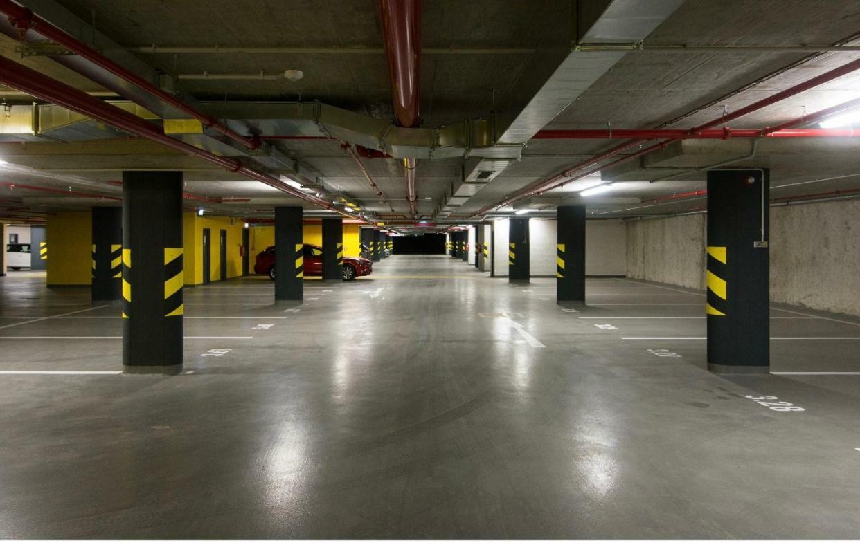 Free Parking In Garage Karolina Plazza, New Cosy Studio With All You Need براغ المظهر الخارجي الصورة